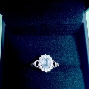 💎 💍Cubic zirconia oval with halo sterling silver ring